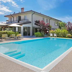 https://agriturismo-la-rocca-bardolino.hotelinveneto.com